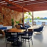 Tu Oasis en Baia Kristal – Relajo, Vista y Confort